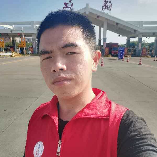 24岁岁福建单身帅哥 - 丽江吉缘网